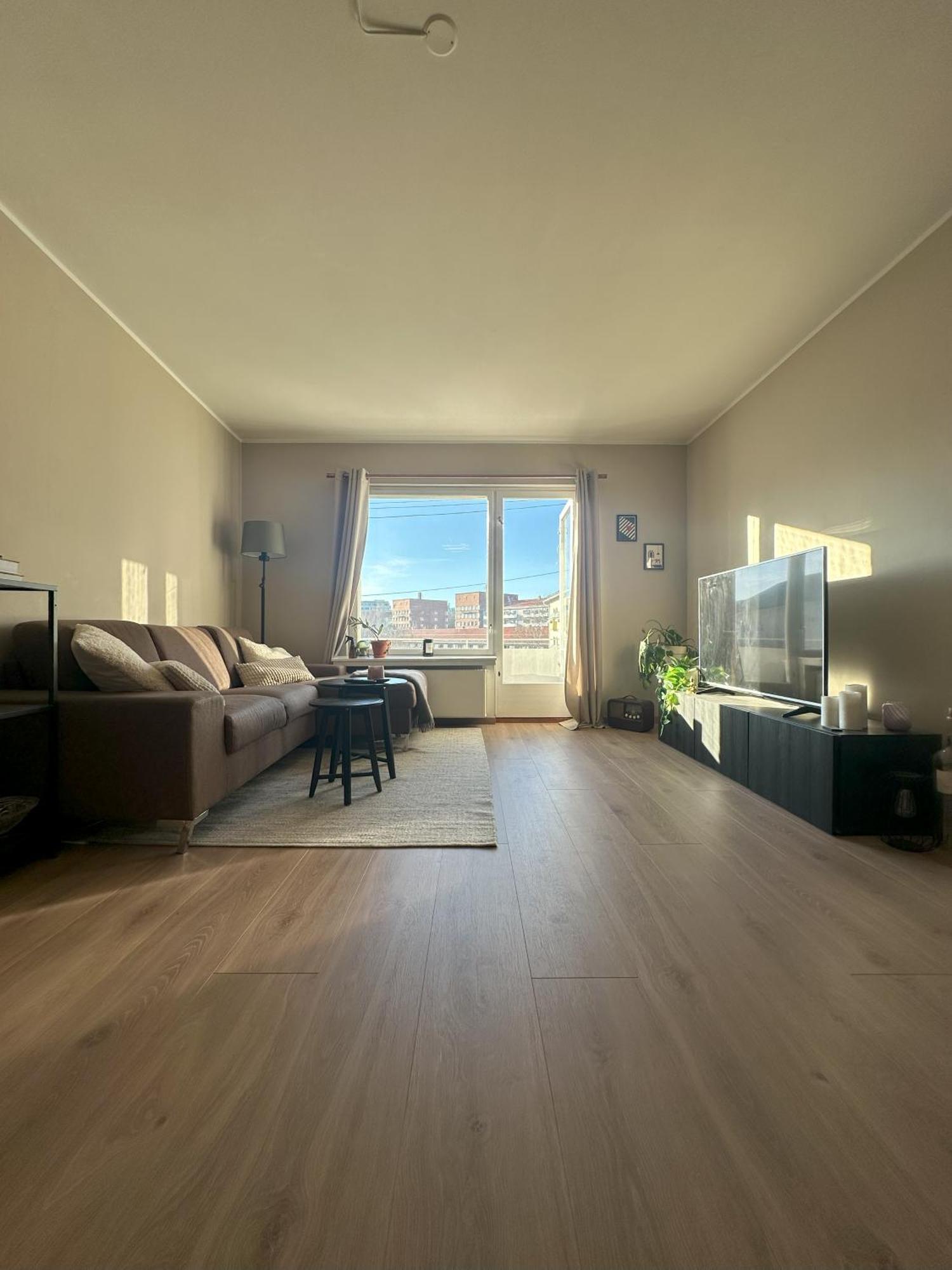 Modern And Cozy Near The Centre